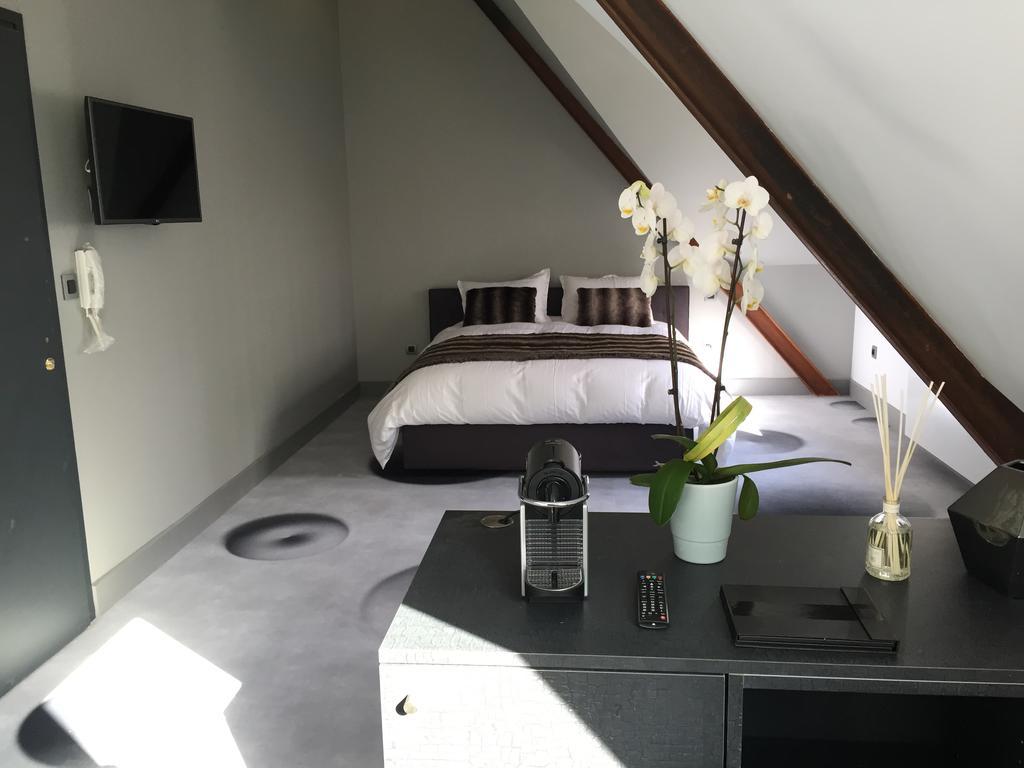 Le Domaine Des Loups Hotel Souchez ภายนอก รูปภาพ