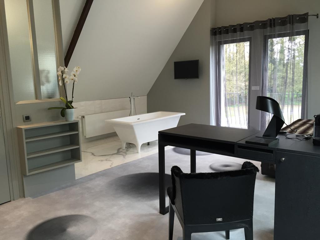 Le Domaine Des Loups Hotel Souchez ภายนอก รูปภาพ